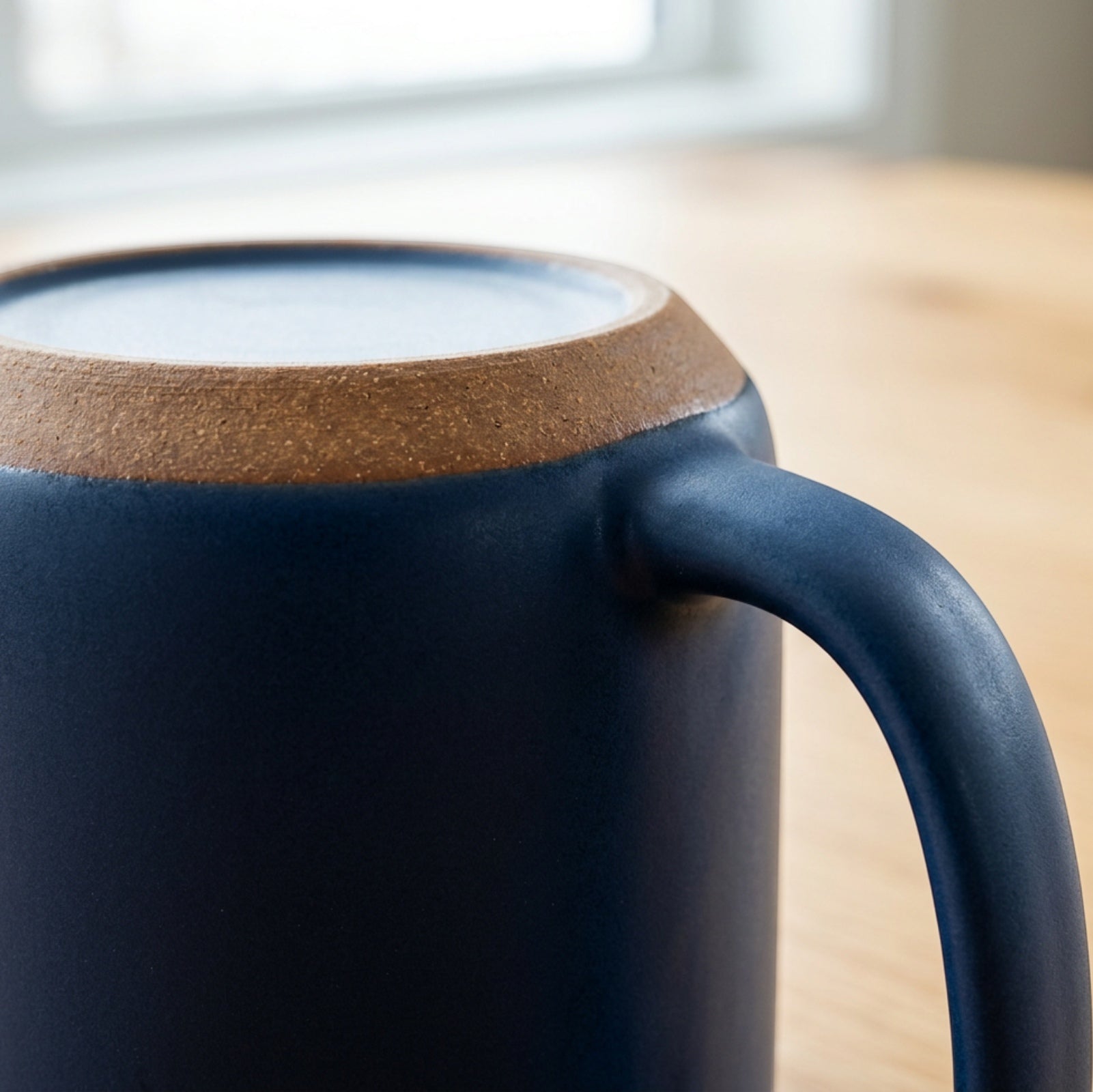 Matiq Arcwell Ceramic Coffee Mug Satin Navy 13 oz - Detail view